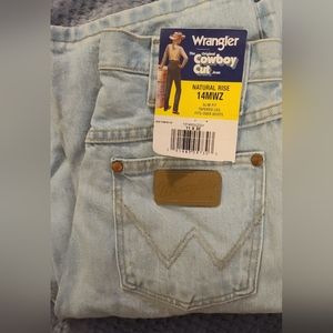Women's Wrangler Size 11x30